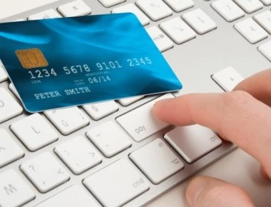 Χρέωσε τις πιστωτικές 17.500 ευρώ - Πώς κατάφερε να ξεχρεώσει κάνοντας κάτι απλό